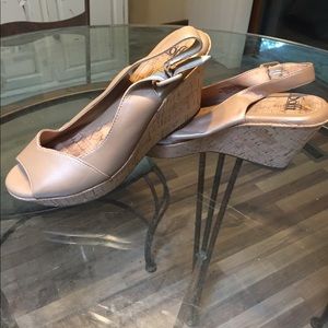 Sofft nude wedges